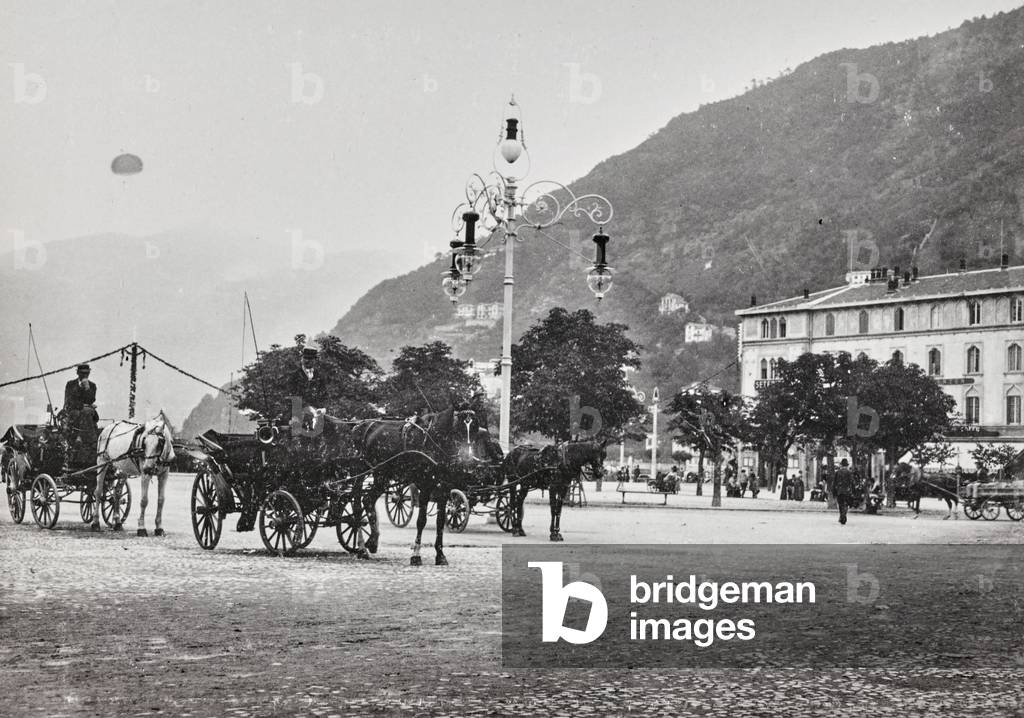 Carriages in Piazza Volta in Como