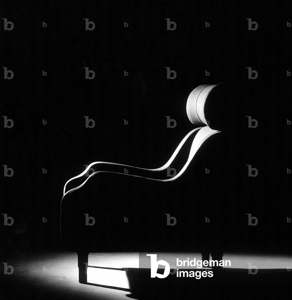 A chair designed by the architecht Sergio Mazza. The photograph was taken in 1965 for an advertisement