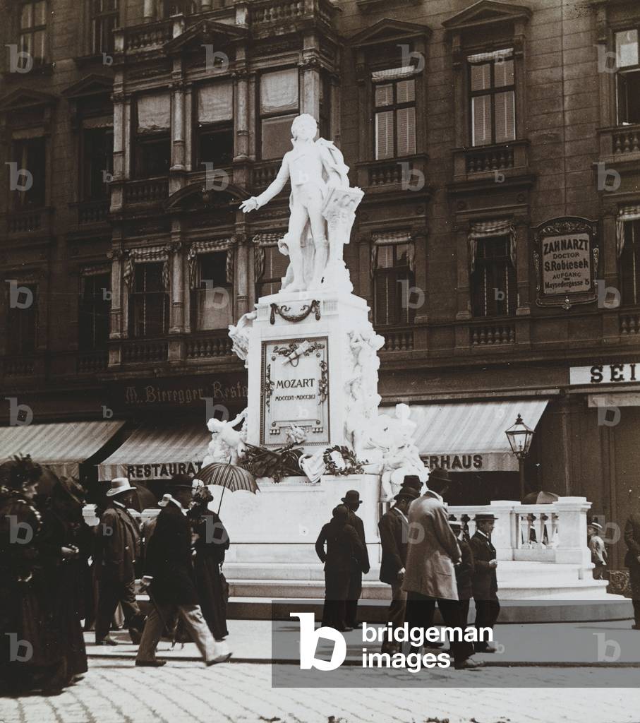 Monument to Wolfgang Amadeus Mozart, Vienna