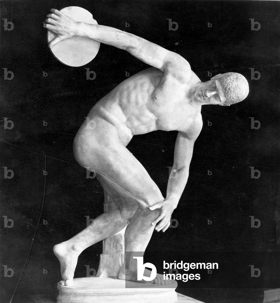 Discobolus, copy of a Greek original (plaster) (b/w photo)