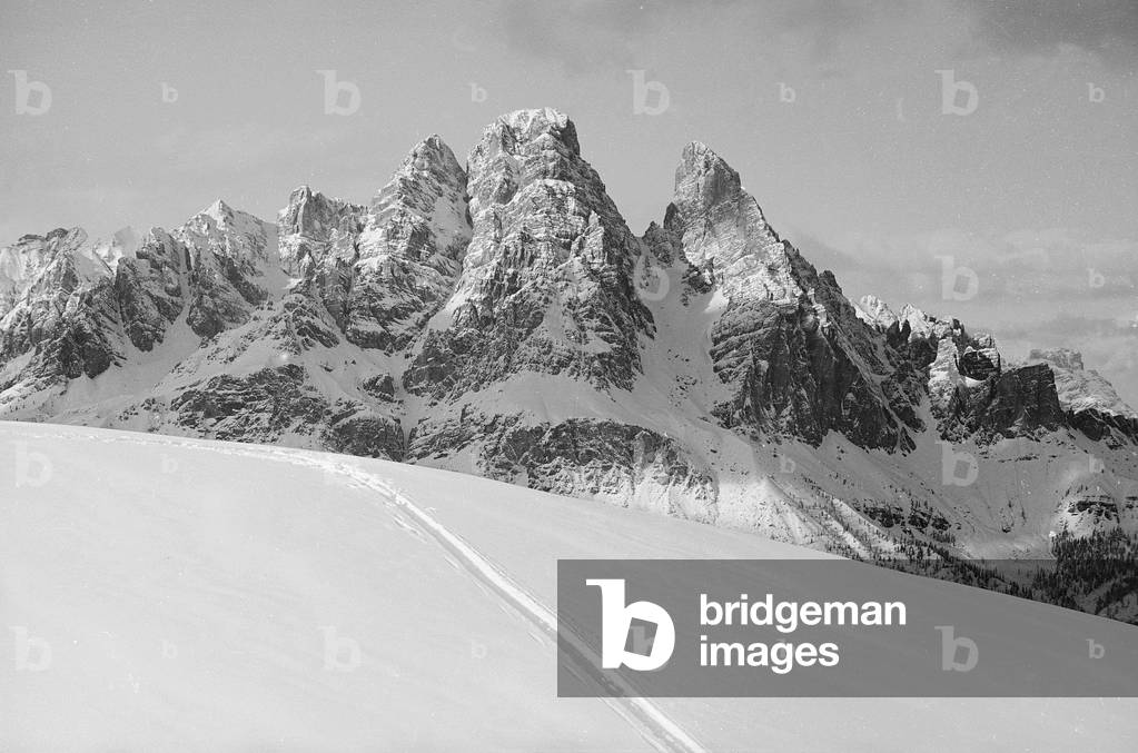 View of snowy mountain landscape, Cortina d'Ampezzo