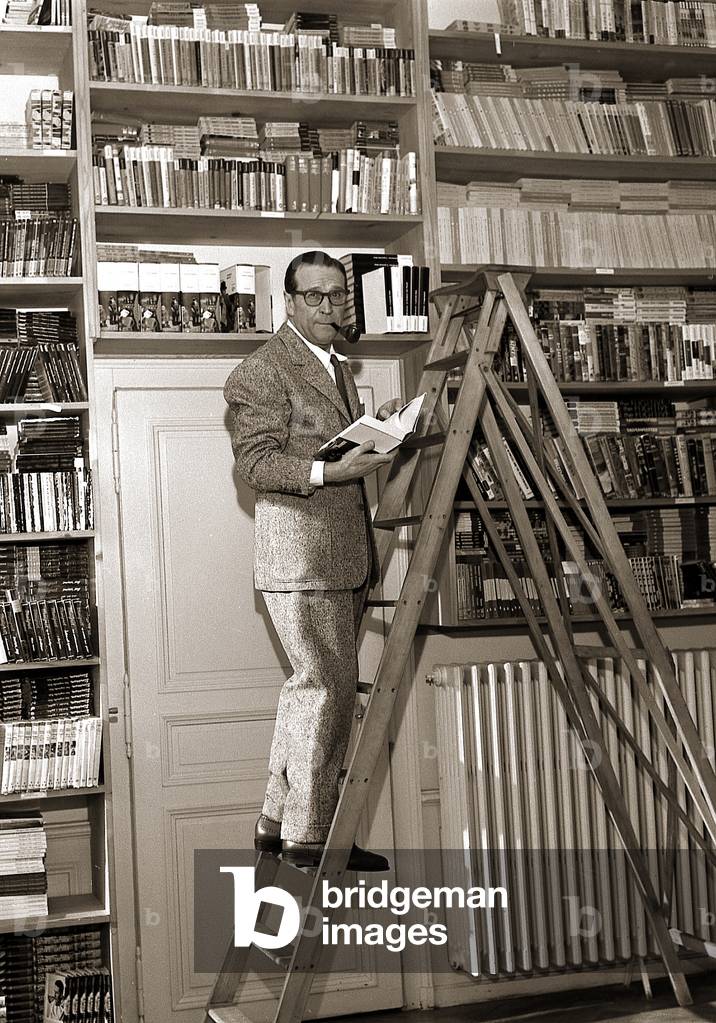 Portrait de Georges Simenon (1909 - 1989) au Chateau d'Echandens, 02/1963.