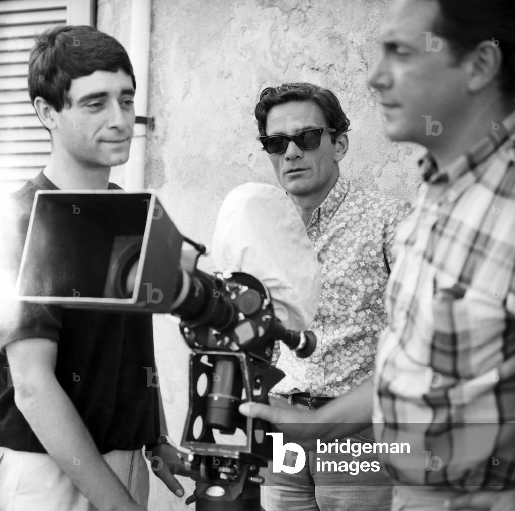 Pier Paolo Pasolini durante la realizzazione di «Edipo Re» presso la cascina Moncucca, Sant'Angelo Lodigiano, 