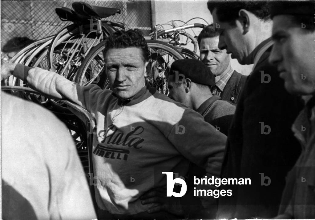 Preparation of the “Gran Premio Campagnolo” cycling race between Milan and Vicenza in Italy, 1940s.