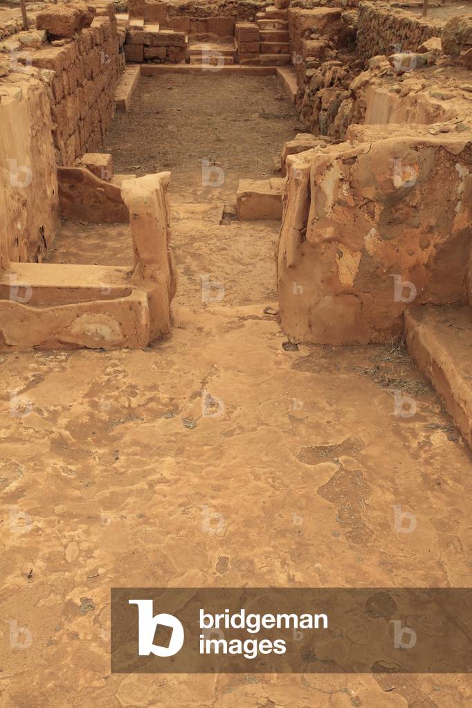 Excavation site of the pillar crypt in the Palace of Malia. Crete, Greece, minoan civilization, 1900-1450 BC.

Crypte Hypostyle du Palais de Malia. Crète, Grèce, Civilisation Minoenne, 1900-1450 av J.-C
