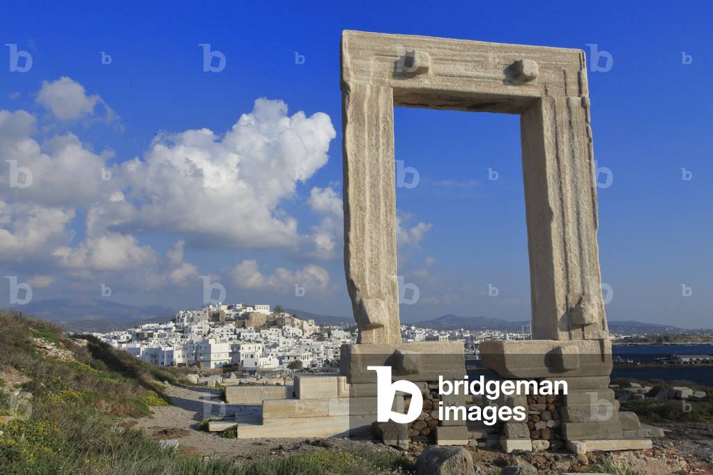Naxos : Temple of Apollo – Portara, 530 BC.