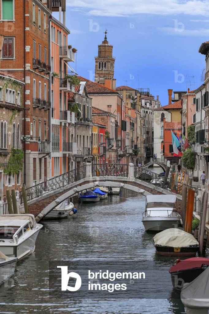 Canals in Venice (photo)