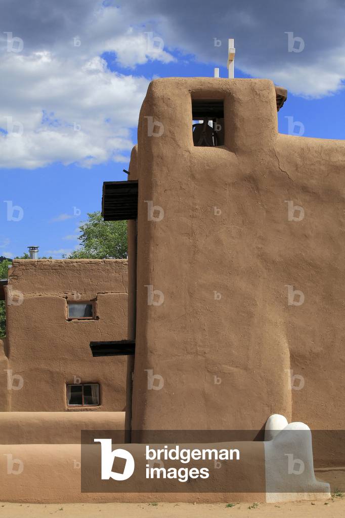 Church of St. Jerome (San Geronimo) built in 1850 - Pueblo de Taos: Set of houses and ceremonial centres in adobe, remarkably representative of the culture of the Pueblos Indians - Indian village still lives - UNESCO Site, New Mexico, USA