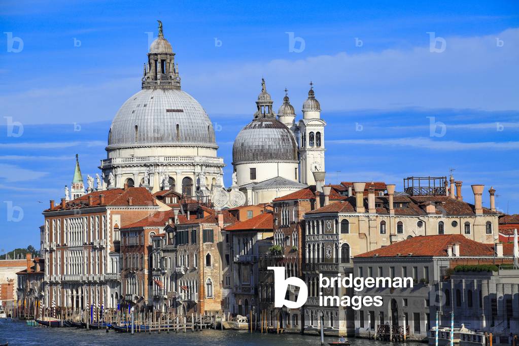 Canals in Venice (photo)