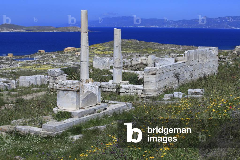 Archaeological site of Delos. Archaic Temple of Hera (Zeus's wife) and in the foreground the altar of the goddess. 5th Century BC.
