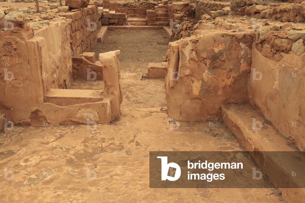 Excavation site of the pillar crypt in the Palace of Malia. Crete, Greece, minoan civilization, 1900-1450 BC.

Crypte Hypostyle du Palais de Malia. Crète, Grèce, Civilisation Minoenne, 1900-1450 av J.-C