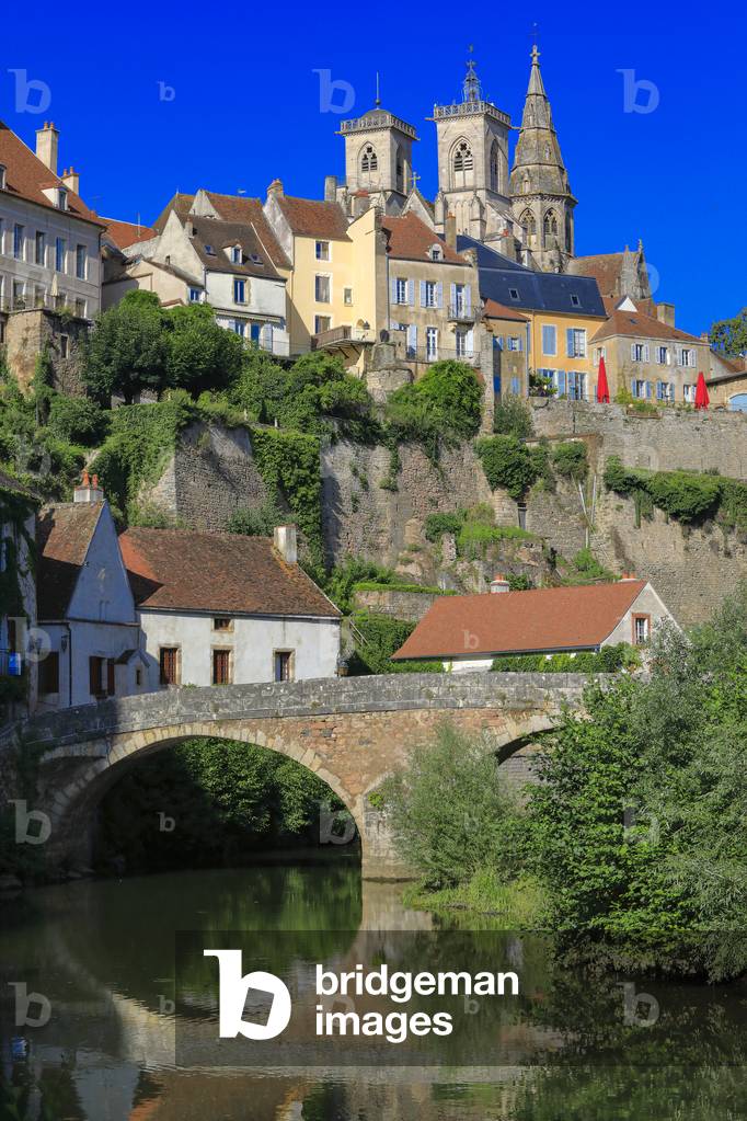Semur-en-Auxois. The church, La Collégiale Notre-Dame,  Pont Pinard (bridge) and the Armançon river.
