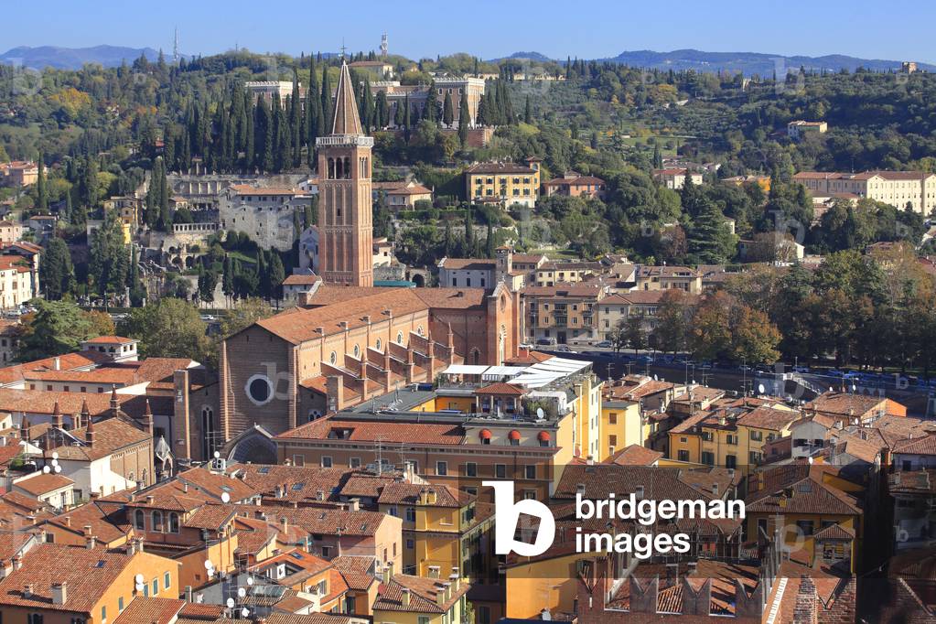 Panorama of downtown of Verona and church of sant'Anastasia, Historical center, Verona, Veneto, Italy, 2019 (photo)