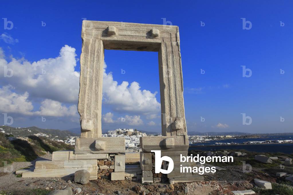 Naxos : Temple of Apollo – Portara, 530 BC.