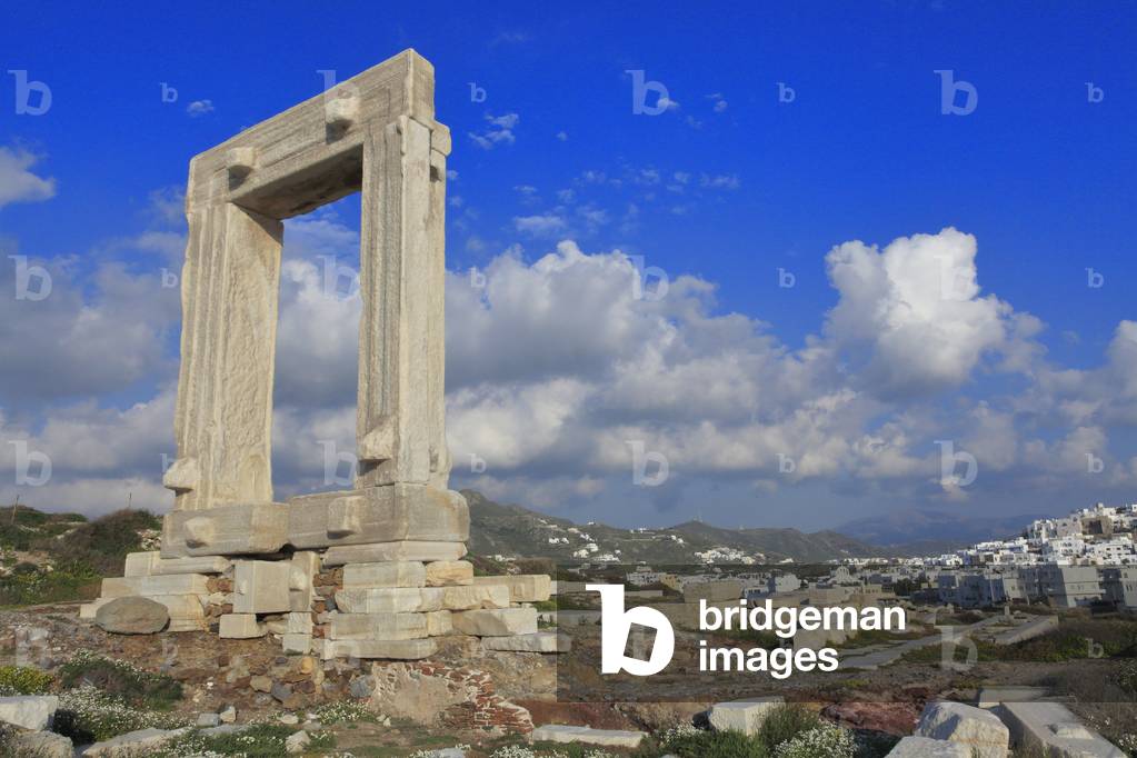 Naxos : Temple of Apollo – Portara, 530 BC.