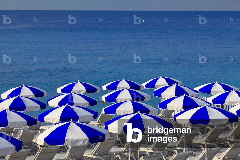 Private beach in Nice, French Riviera (photo)