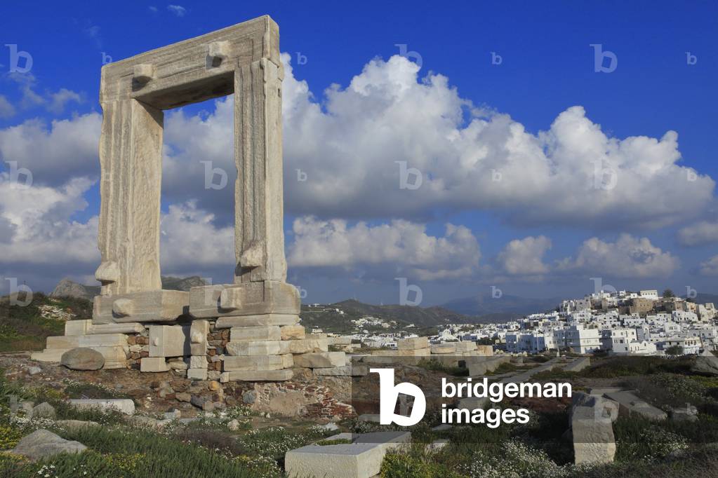 Naxos : Temple of Apollo – Portara, 530 BC.