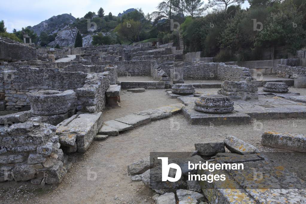 Archeological site of Glanum, Provence, France. 1st Century BC - 2nd Century AD. House of Attis, built during the 2nd century BC, and inhabited for five centuries. During the roman period, It was used as the residence for the priests of Attis

 Ier siècle av JC - IIe siècle après J.-C. Vestiges de la Rome antique dans la Gaule narbonnaise. Site archéologique de Glanum, région de provence, St- Rémy de Provence, France. Maison d'Atys bâtit au IIè siècle Av J.-C et occupée durant cinq Siècles. Occupée par les prêtres du culte d'Atys pendant la périodes romaine.