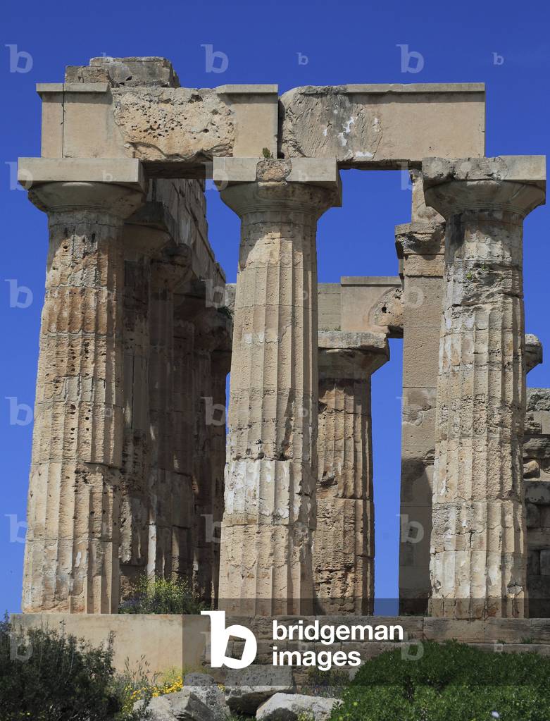 Selinunte: Back of The “” E”” temple or the temple of Hera, Doric temple architecture, 5th century BC Sicily - Selinonte: Back of Temple E or Temple of Hera, Doric Architecture, 5th century BC Sicily - Selinonte: Back of Temple E or Temple of Hera, Doric Architecture, 5th century BC