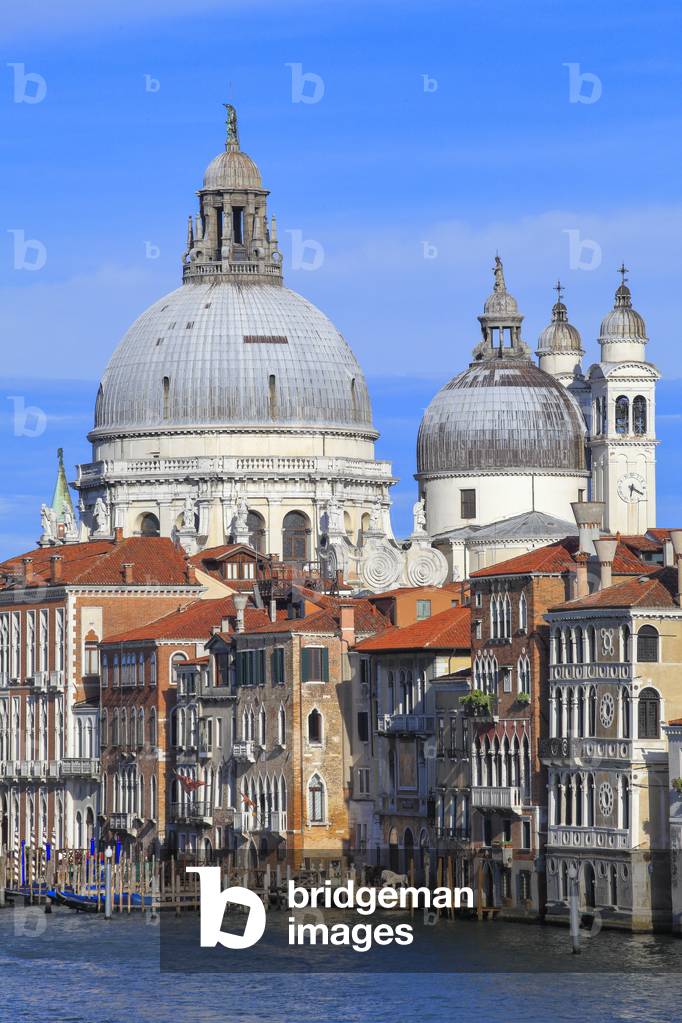 Canals in Venice (photo)