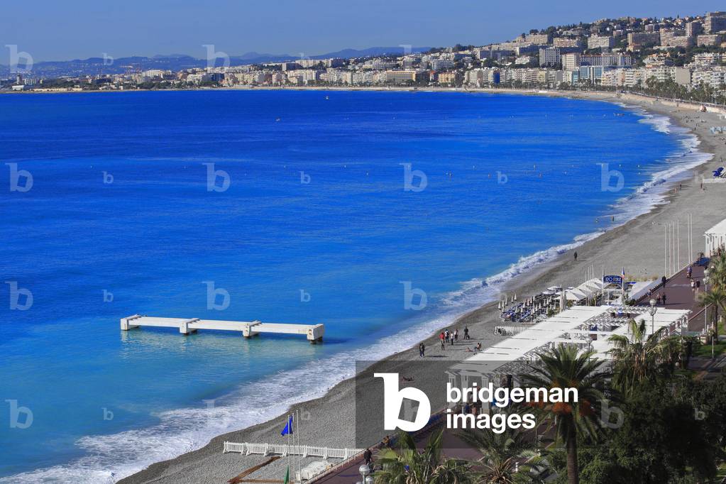 Nice. Beach and  'Promenade des anglais'. French Riviera (Alpes-Maritimes ), France.
