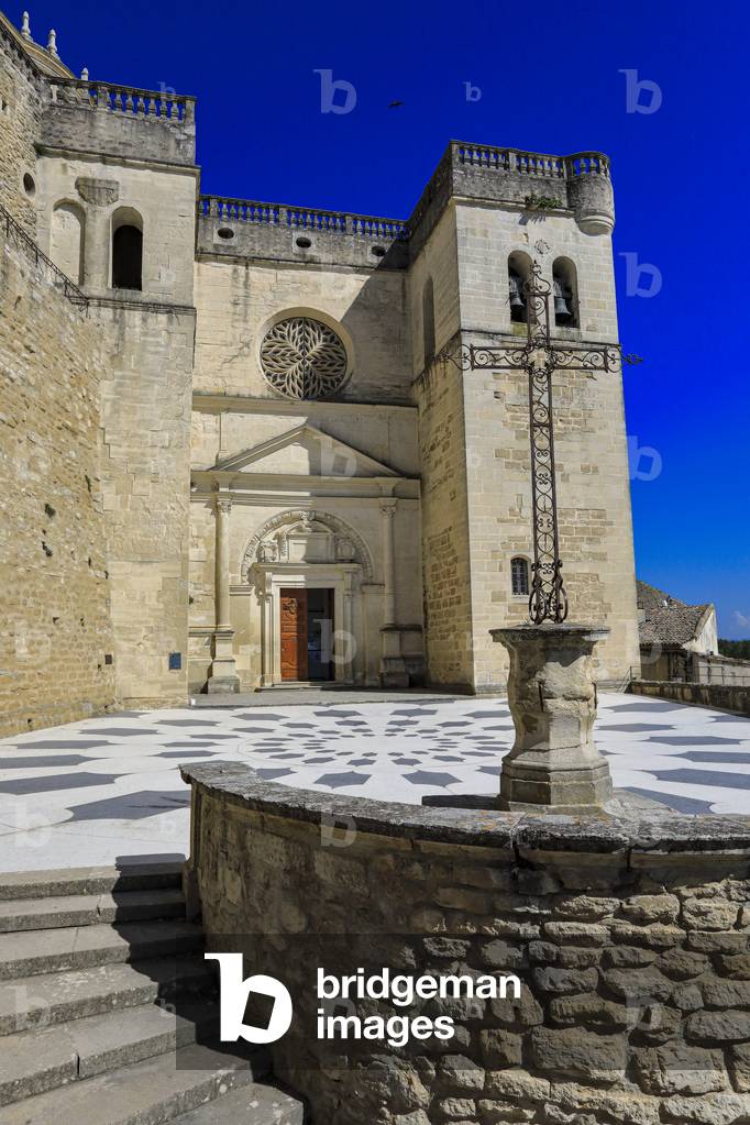 Collegiate Church Saint Sauveur in Grignan .