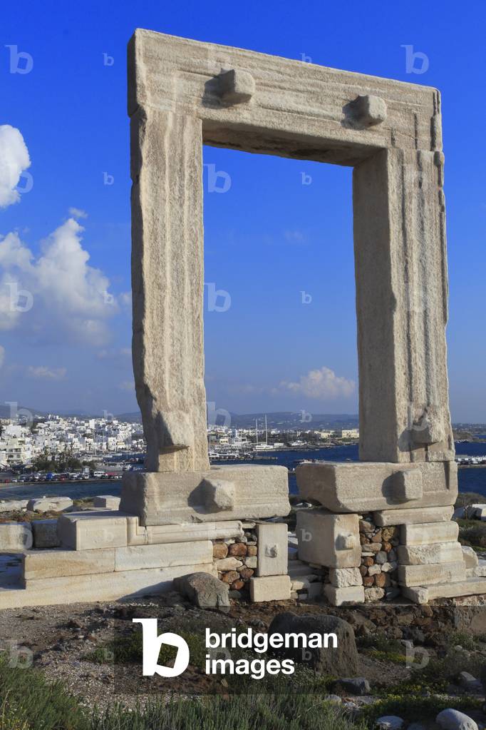 Naxos : Temple of Apollo – Portara, 530 BC.