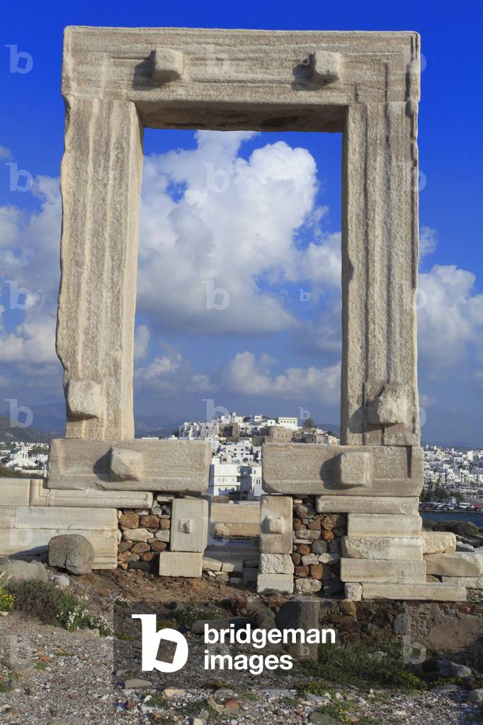 Naxos : Temple of Apollo – Portara, 530 BC.