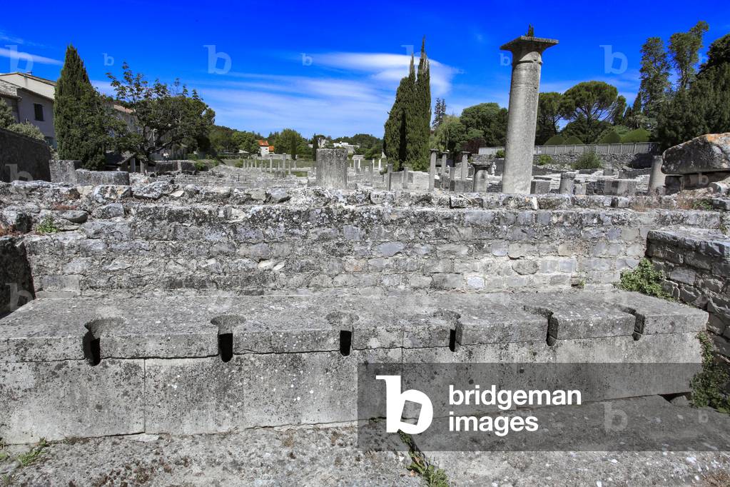 Latrines at the thermal baths of the center and forum