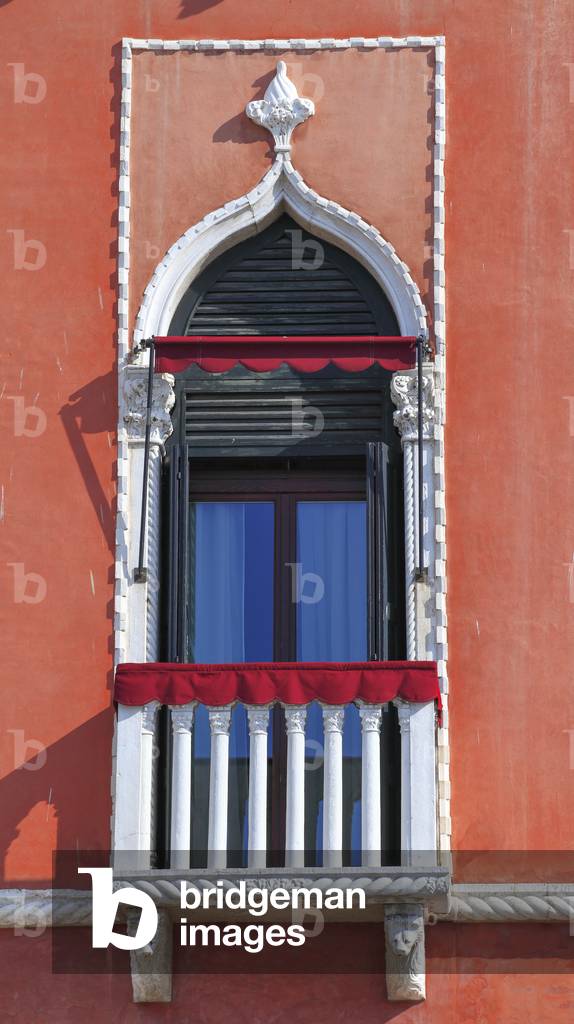 Window of the facade of the Danieli hotel