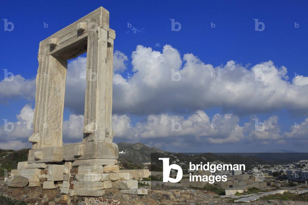 Naxos : Temple of Apollo – Portara, 530 BC.
