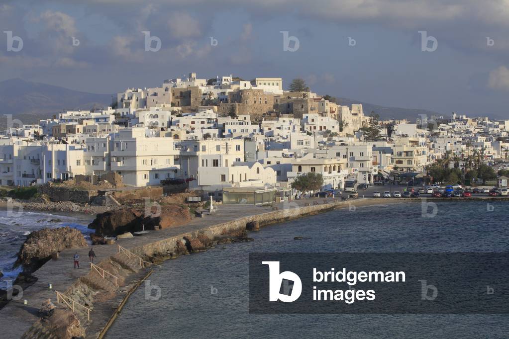 View over the old town of the principal town of Naxos (Chora).