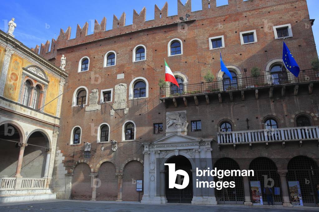Palazzo del Consiglio, also named 'Fra Giocondo' and Palazzo del Podestà, Piazza dei Signori, Verona, Veneto, Italy, 2019 (photo)