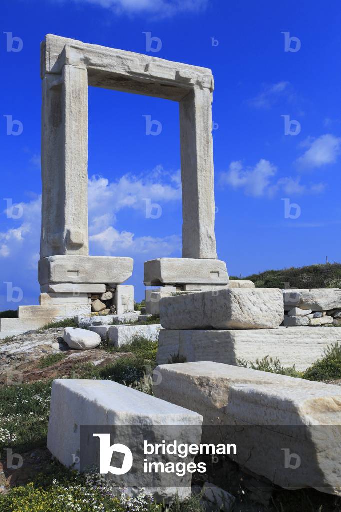 Naxos : Temple of Apollo – Portara, 530 BC.