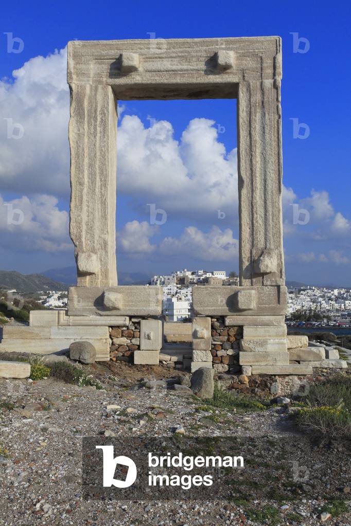 Naxos : Temple of Apollo – Portara, 530 BC.