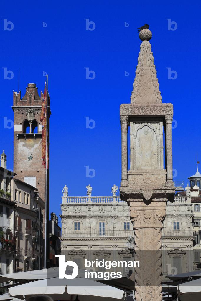 Piazza delle Erbe and the column standing on the market square (1410), Verona, Veneto, Italy, 2019 (photo)