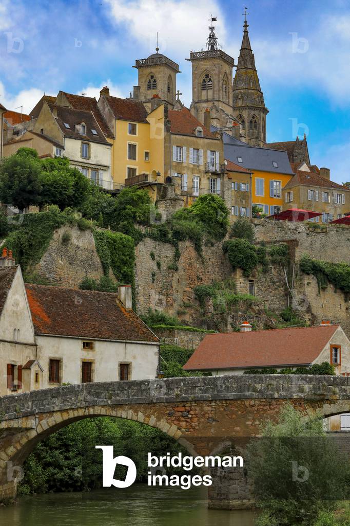 Semur-en-Auxois. The church, La Collégiale Notre-Dame,  Pont Pinard (bridge) and the Armançon river.