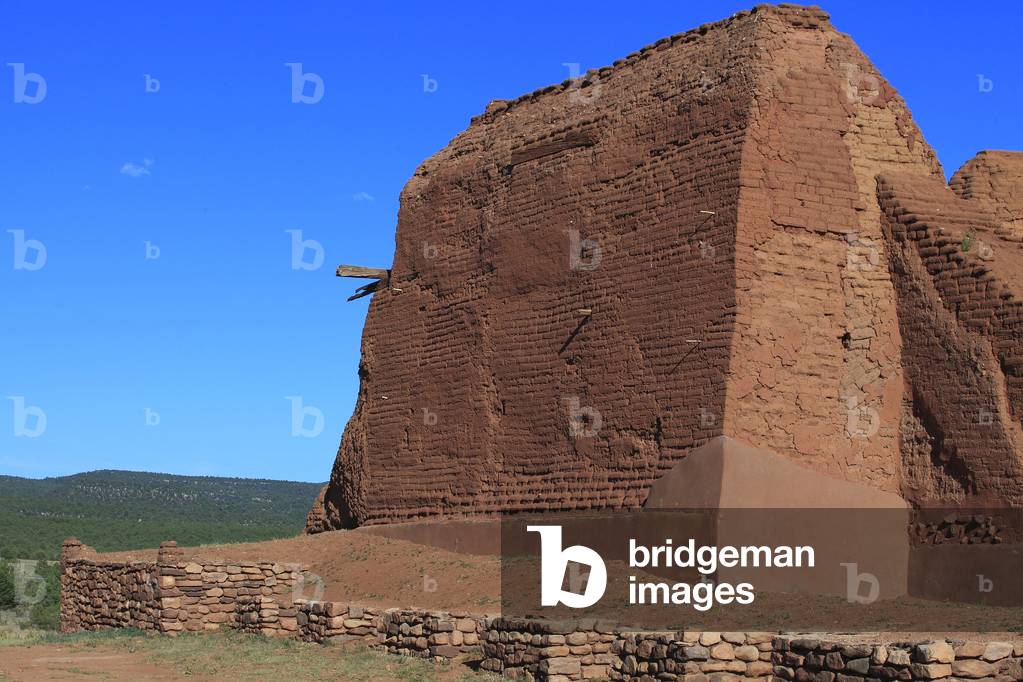 Ruin of the 17th century church, built by the Spanish near Indian villages Pueblos - Pecos National Historical Park - New Mexico, USA (USA)