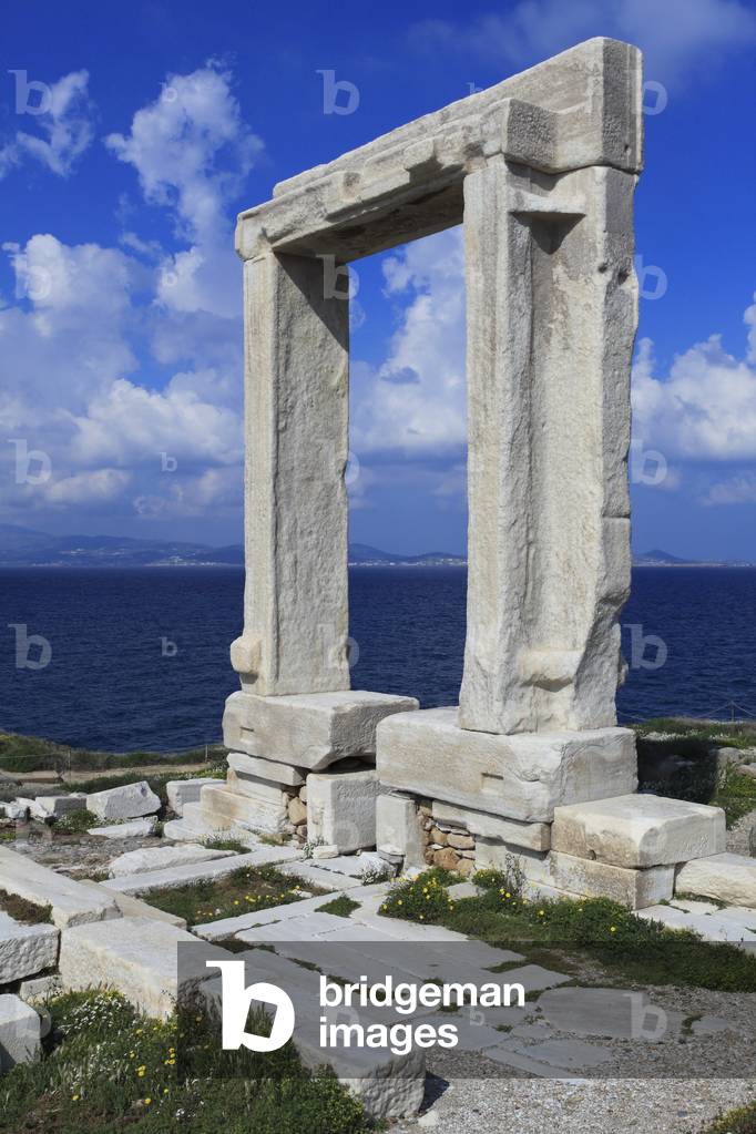 Naxos : Temple of Apollo – Portara, 530 BC.