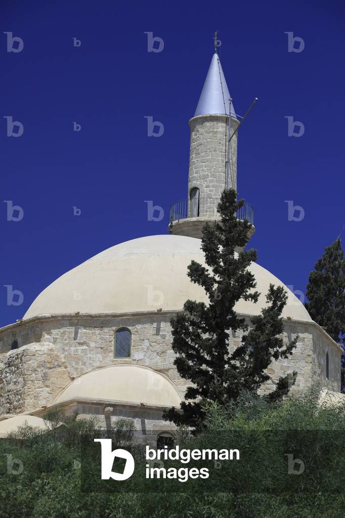 Tekke Hala Sultan. (Muslim monatery). Mosque built above the grave of a woman who was one of the first disciple of Muhammad. Suburb of Larnaca, Cyprus.