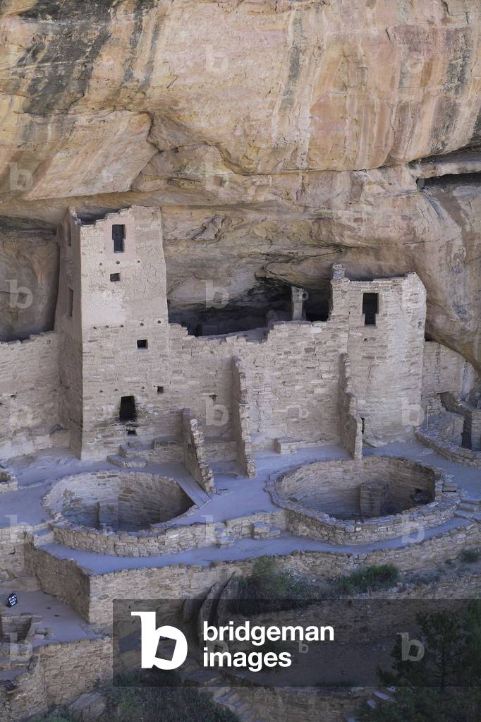Mesa Verde, Cliff palace - Kiva and Wrodyte Habitations of Ancient American Civilization Anasazi or Ancestral People Pueblo, 12th - 14th century - Cliff Dwelling, Mesa Verde National Park, Colorado, USA (USA), UNESCO Site