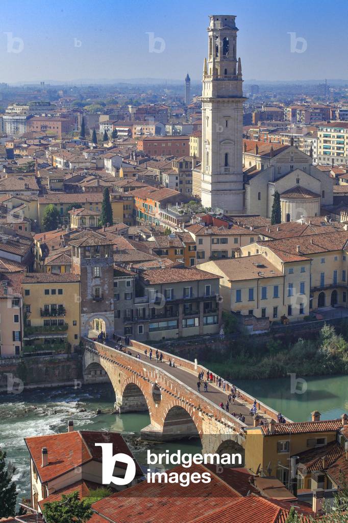 Historical downtown of Verona, Cathedral St Mary of Assumption, Duomo and The Ponte Pietra, Roman bridge, 1st century BC, Verona, Veneto, Italy, 2019 (photo)
