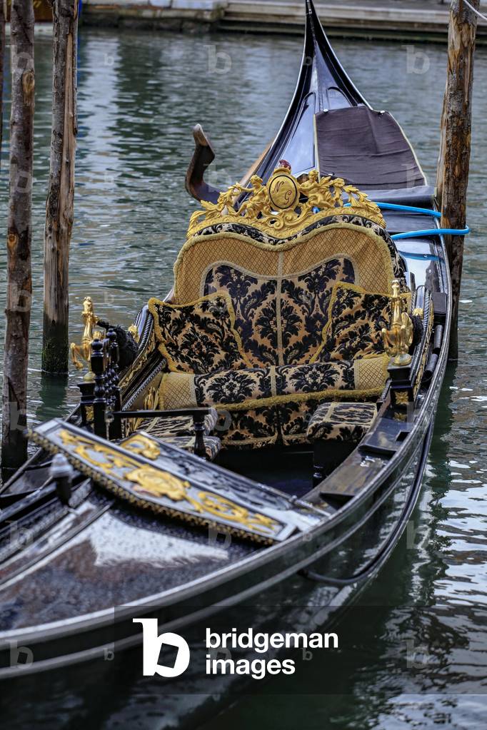 Canals in Venice (photo)