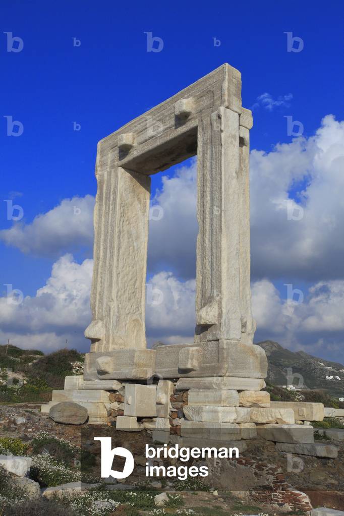 Naxos : Temple of Apollo – Portara, 530 BC.