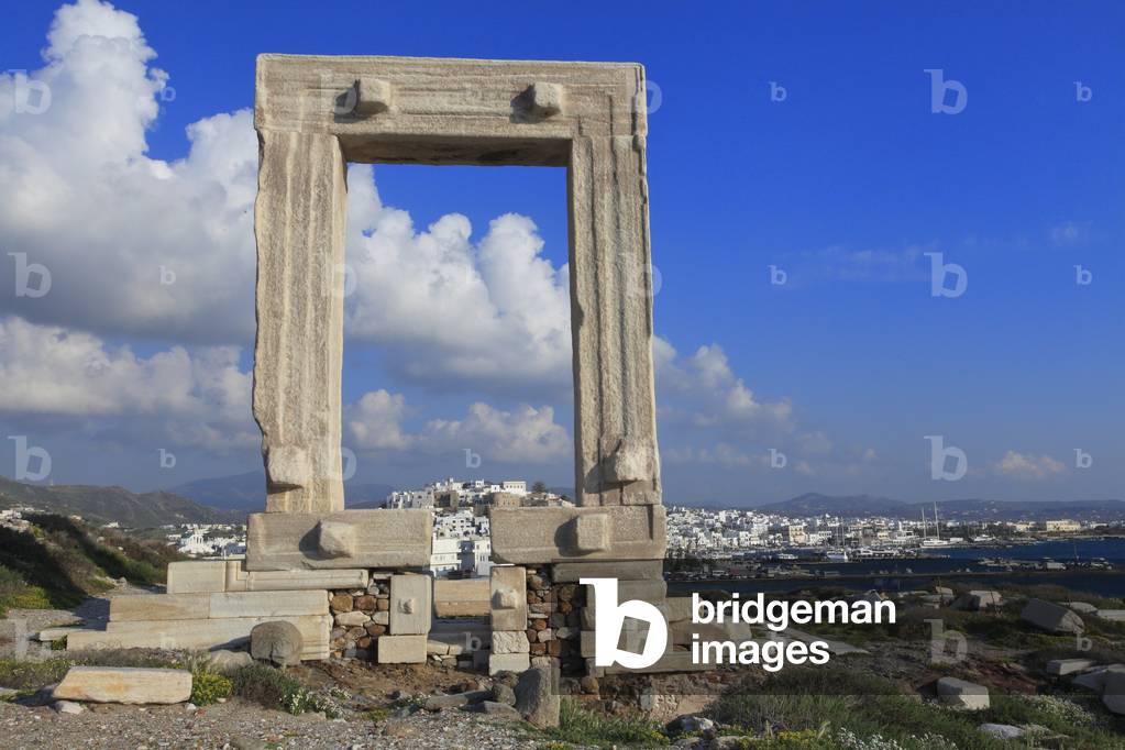 Naxos : Temple of Apollo – Portara, 530 BC.