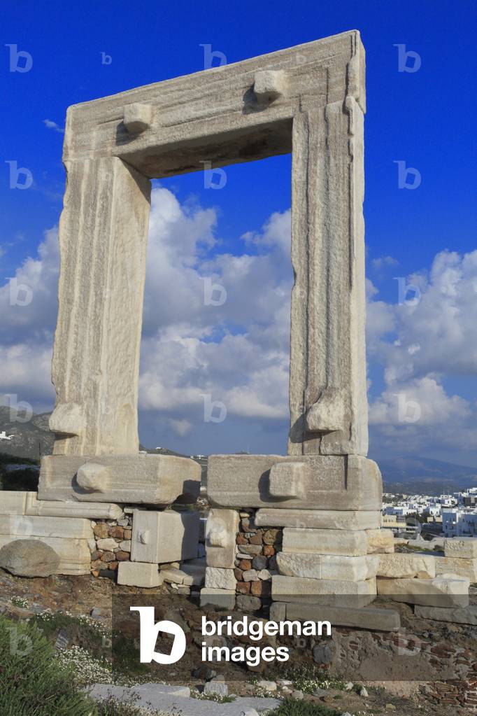 Naxos : Temple of Apollo – Portara, 530 BC.