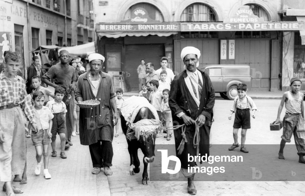 Street scene in Aden, Saudi Arabia, 1952 (b/w photo)