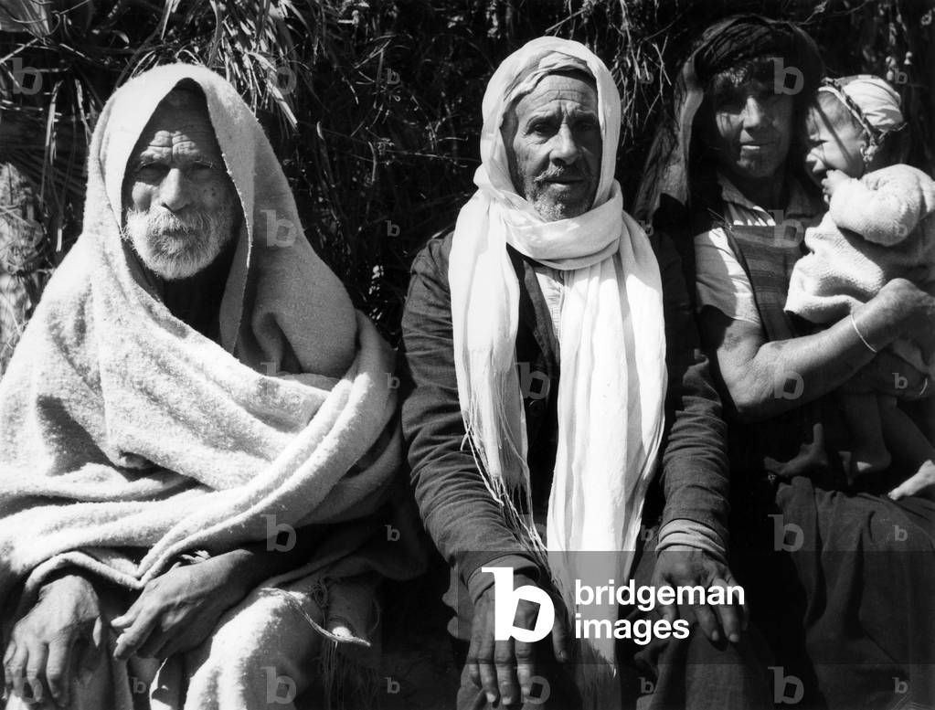 Family of Djebel in Algeria, 1960 (b/w photo)