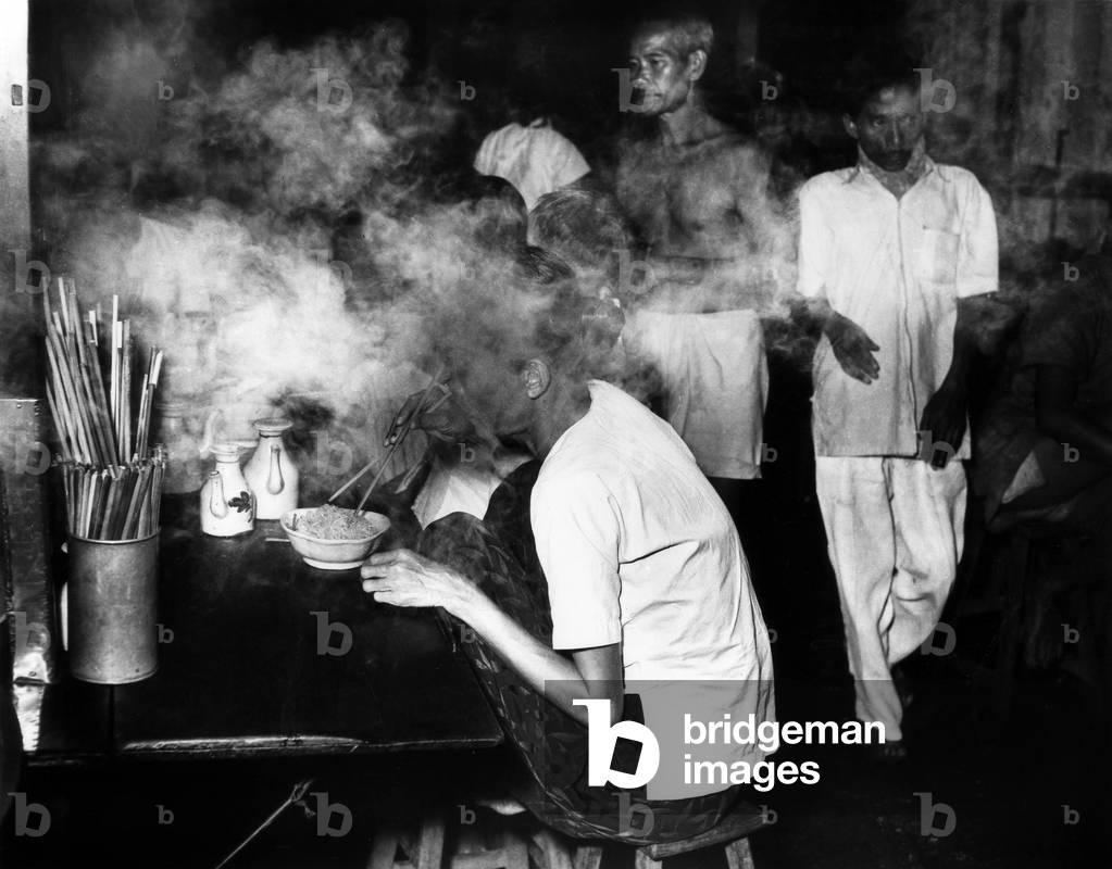 Saigon Cholon (Ho Chi Minh Ville), Vietnam, 1954: chinese soup (b/w photo)