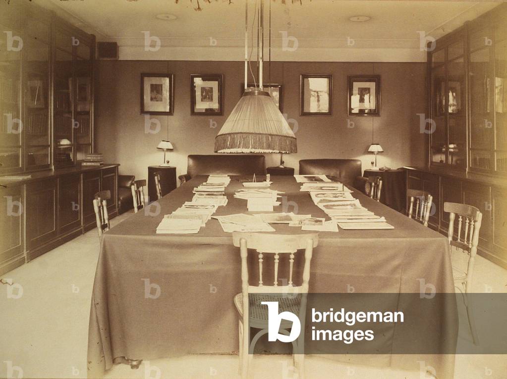 The House of the Association of Literature and Arts. Library, 1910s (photograph)
